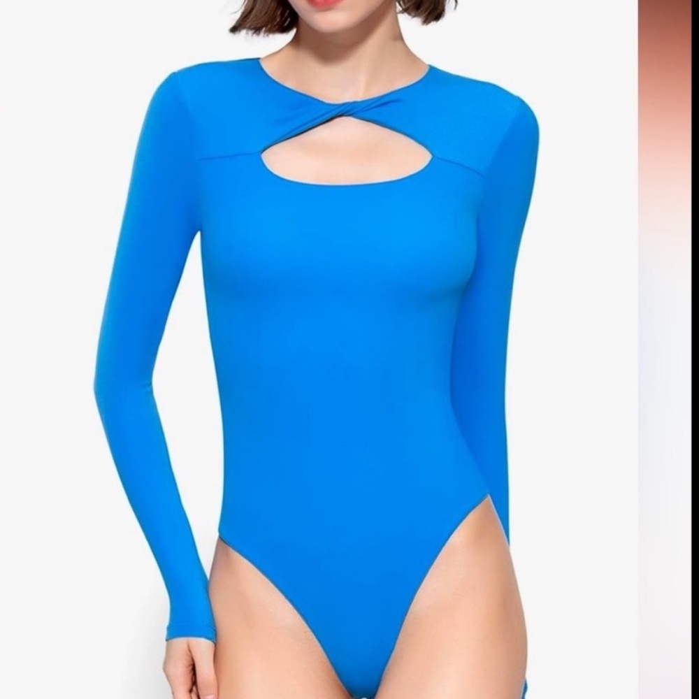 PUMIEY Knot Front Long Sleeve Bodysuit Crew Neck Body Suit Blue SZ L/G Brand New